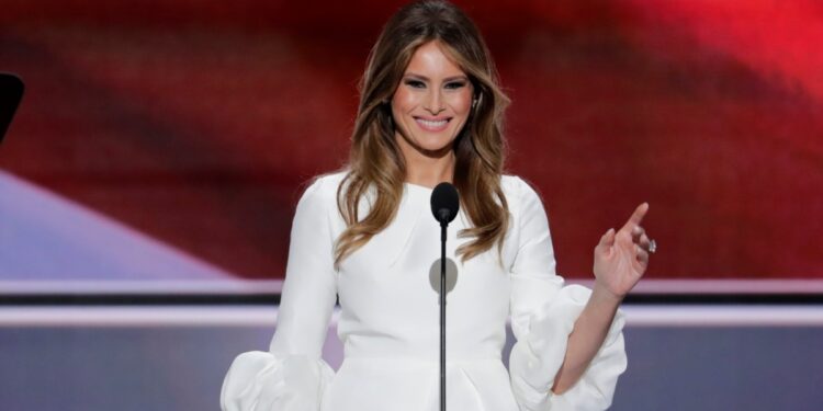 Melania Trump revela apoyo al aborto antes de publicación de su autobiografía
