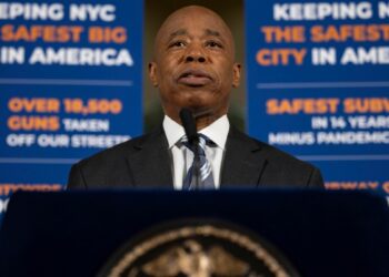 Nueva York: Exasesor del alcalde, acusado de corrupción, habría manipulado testigos y pruebas