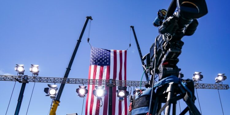 ¿Por qué las redacciones buscan mantenerse a salvo mientras se acerca la elección presidencial en EEUU?