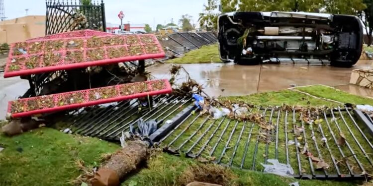 Rescatan en Nuevo México a cientos de personas tras atípicas inundaciones