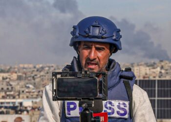 Cómo los periodistas han cubierto la guerra de un año entre Israel y Hamás