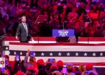 Campaña de Trump se desliga de comentario contra Puerto Rico