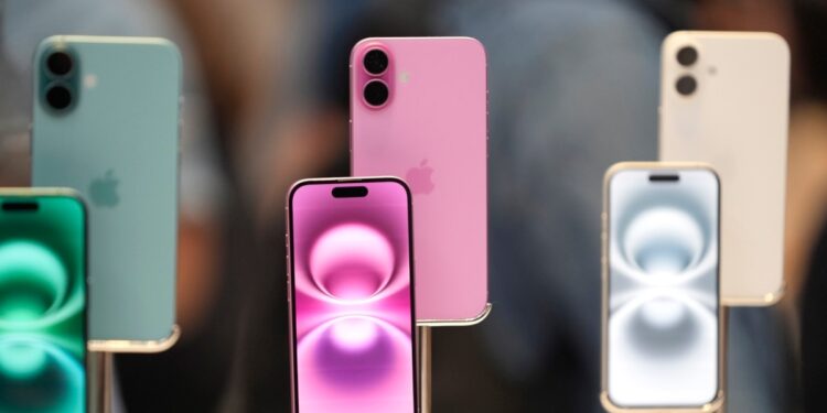 Apple lanza actualización para iPhone 16 que incluye por primera vez inteligencia artificial