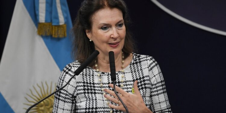 Milei echa a su canciller tras votar por el fin de embargo de EEUU a Cuba en la ONU