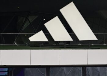 Adidas llega a un acuerdo extrajudicial con el rapero Ye