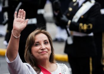 Perú dice escudriñará remesas, contratos laborales y alquileres de ciudadanos venezolanos