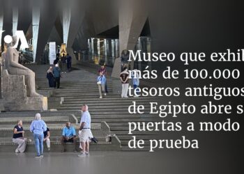 Museo que exhibe más de 100.000 tesoros antiguos de Egipto abre sus puertas a modo de prueba