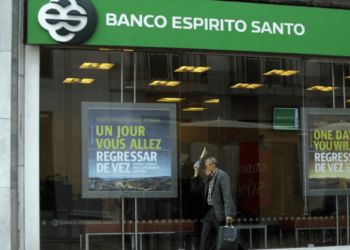 Venezolanos afectados exigen sus ahorros en el juicio del Banco Espírito Santo en Portugal