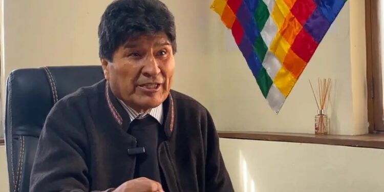 Evo Morales amenaza con bloquear Bolivia si la Fiscalía lo captura