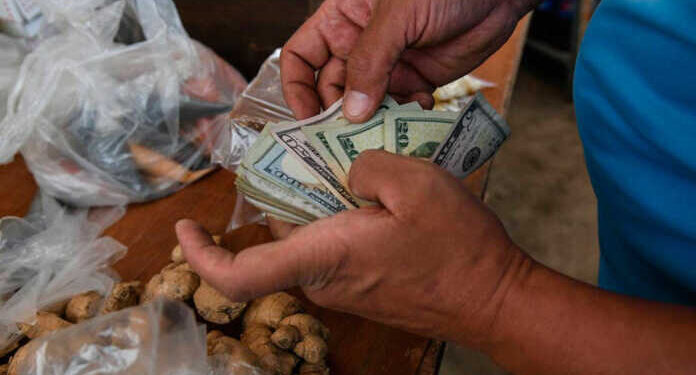 La inflación en Venezuela baja 0,6 puntos hasta un 0,8 % en septiembre, según el BCV