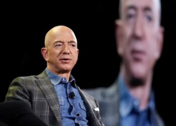 Jeff Bezos defiende la decisión del Washington Post de no apoyar ningún candidato a presidente