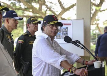 Petro asegura que el Gobierno iniciará «la compra estatal de cosecha de coca» a campesinos