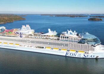 Crucero Royal Caribbean enfrenta demanda colectiva por grabaciones íntimas a pasajeros, incluidos niños