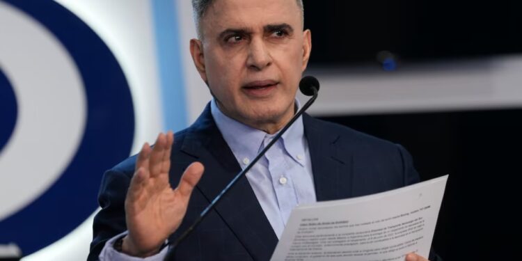 Tareck William Saab solicita detención de once funcionarios argentinos por caso Emtrasur