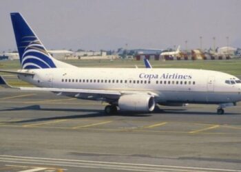 Panamá suspende vuelos comerciales y de carga hacia Venezuela