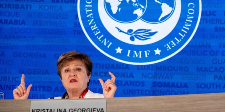 Jefa del FMI ve riesgo para economía mundial por bajo crecimiento y más insatisfacción