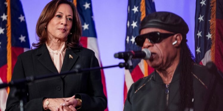 Los candidatos a la presidencia de EEUU continuaron sus campañas durante el fin de semana