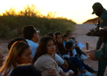 EEUU no renovará estatuto legal de permanencia temporal a cientos de miles de inmigrantes