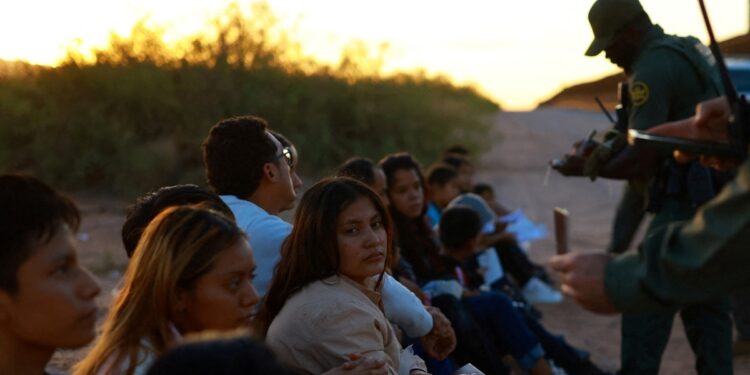 EEUU no renovará estatuto legal de permanencia temporal a cientos de miles de inmigrantes