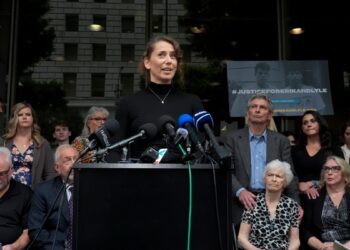 Familiares de hermanos Menéndez piden que sean excarcelados ante nuevas evidencias de abuso