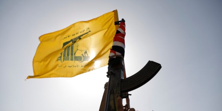 EEUU bombardea más de una docena de objetivos hutíes en Yemen