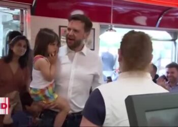 Tim Walz y J.D. Vance se miden cara a cara