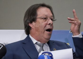 Consejo Electoral de Colombia abre investigación a campaña del presidente Petro