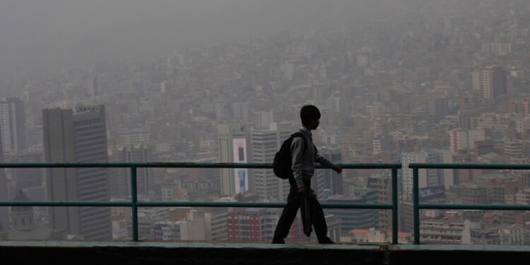 Cada vez más bolivianos sienten el deterioro de su situación económica