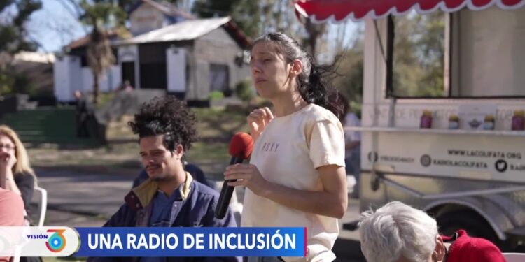 la radio que rompe estigmas y que se convirtió en un modelo a seguir en salud mental 