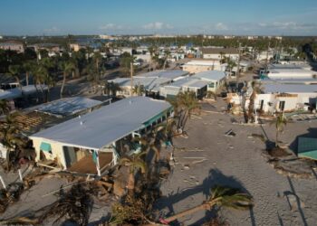 EEUU asigna casi 2.000 millones de dólares para recuperación de huracanes Helene y Milton