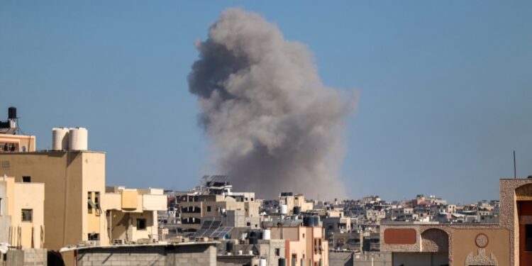 Más de cien misiles habrían sido disparados porvHezbolá contra territorio israelí en las últimas horas