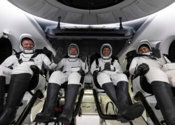 Cuatro astronautas regresan a la Tierra tras problemas en cápsula de Boeing y huracán Milton