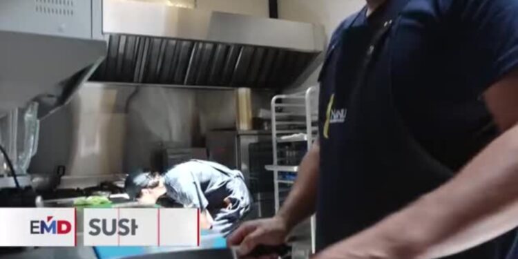 Chefs fusionan sushi con recetas ecuatorianas