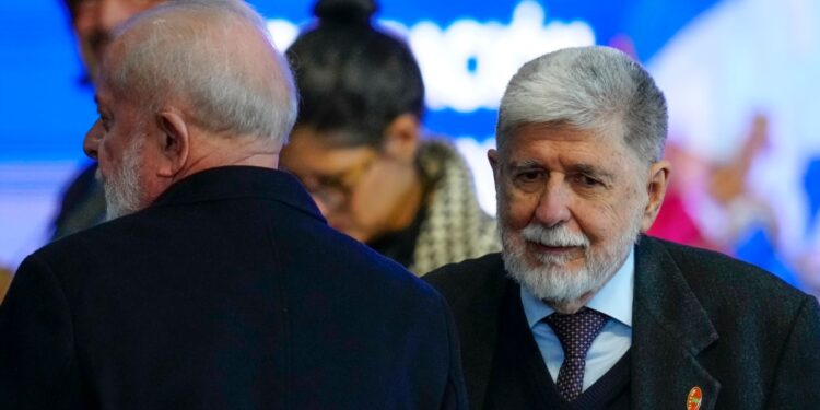 Chavismo tacha a Amorim. Piden justicia en muerte de Edwin Santos.