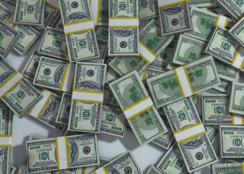 La brecha entre el dólar paralelo y oficial es de 20% en Argentina y Venezuela, este 17 de octubre