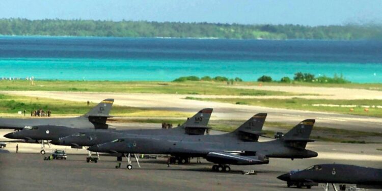 Reino Unido entrega a Mauricio soberanía de islas Chagos para mantener base de EEUU