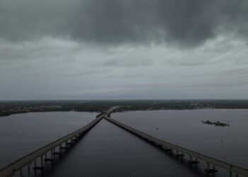 La fuerza y el tamaño de Milton amenaza a la Florida, más de 5 millones
están bajo órdenes de evacuación
