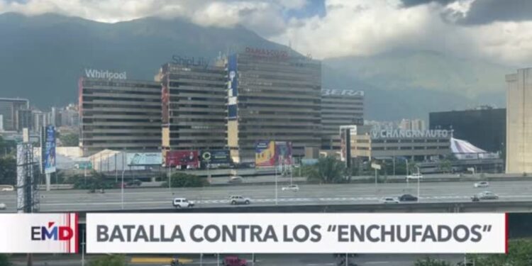Maduro asegura que irá contra los “enchufados”