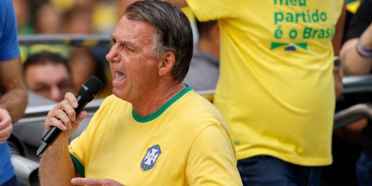 Investigación en Brasil vinculará a Bolsonaro con intento de golpe y terminará en noviembre: fuente