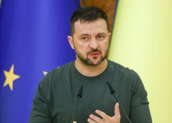 ¿Cuáles son las narrativas falsas que retratan a Zelenskyy como “supervillano”?