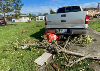 Las labores de recuperación y rescate continúan en la Florida con la participación de varias agencias federales y estatales