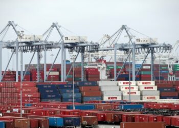 Más de 45 mil trabajadores de los puertos marítimos de la Costa Este del país volvieron a la normalidad luego de la suspensión de la huelga