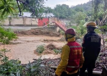 Fuertes lluvias provocan inundaciones en comunidades de tres estados del país