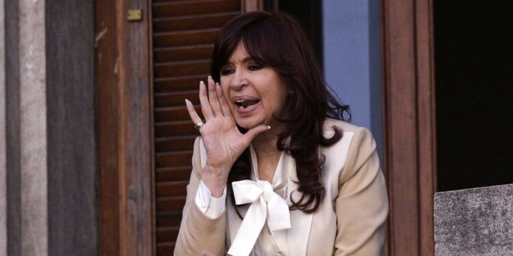Cristina Fernández se postula para presidir el partido del peronismo