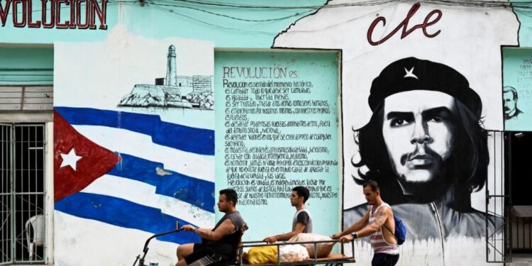 Socialismo es la mentira con la que millones fueron estafados