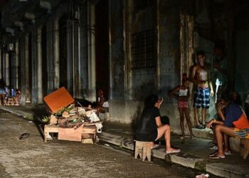 el país continúa paralizado, no hay fecha para restablecer electricidad