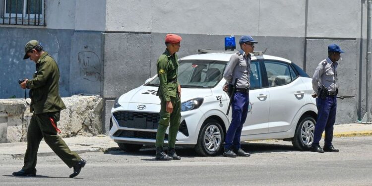 Diario CubaNet denuncia detención de dos colaboradoras