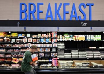 Economía de EEUU creció a un ritmo del 2,8 % el último trimestre impulsada por el consumo