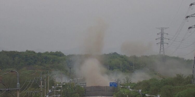 Corea del Norte detona partes de carreteras intercoreanas que ya no están en uso, dice Surcorea