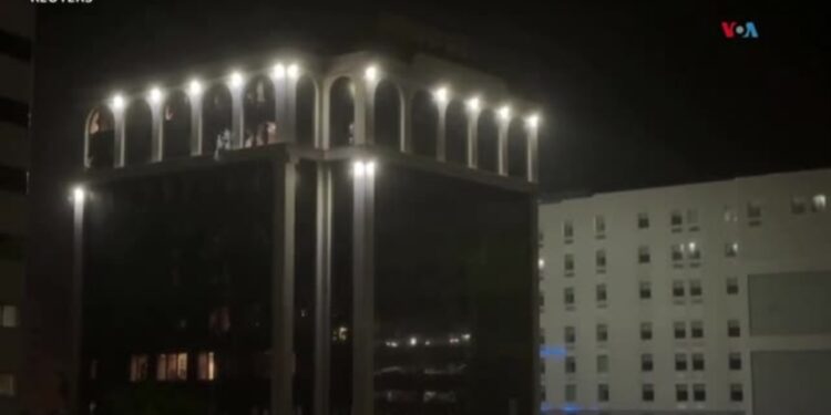 El huracán Milton toca tierra en Siesta Key, en la costa oeste de Florida